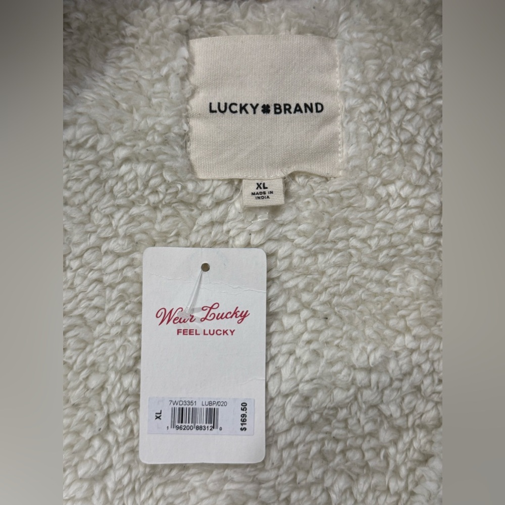 NWT. Lucky Brand. Women’s front snap jacket with sherpa lining. Size XL. - Picture 4 of 5